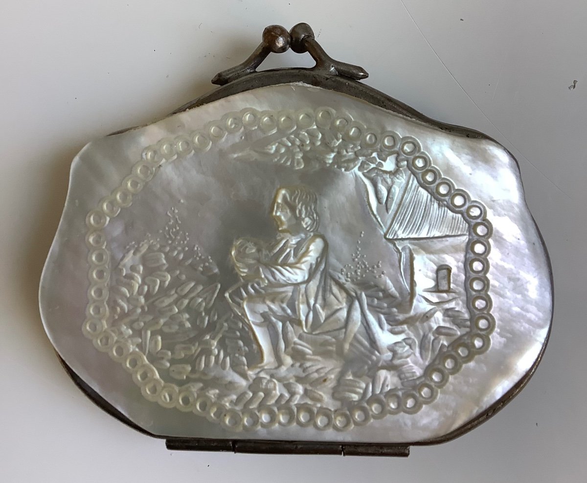 Mother-of-pearl Coin Purse Decor A Man In The Countryside 