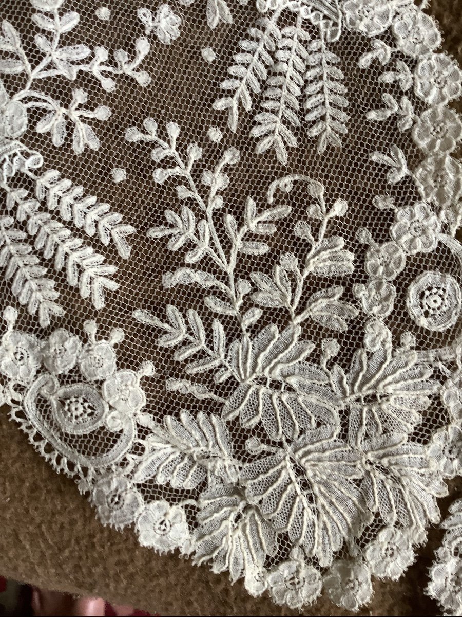 A 19th Century Brussels Lace And Applique Scarf -photo-4