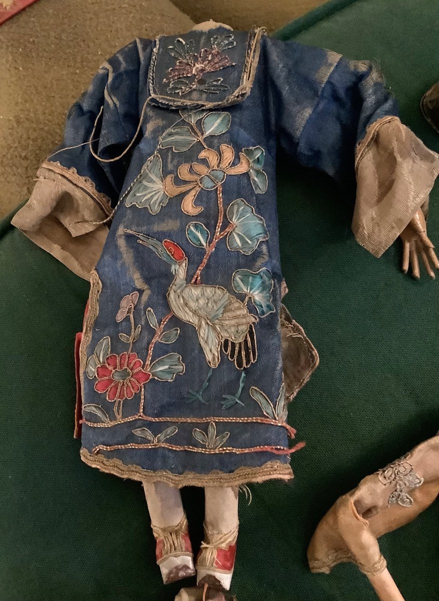 A 19th Century Chinese Doll With 2 Clothes-photo-1