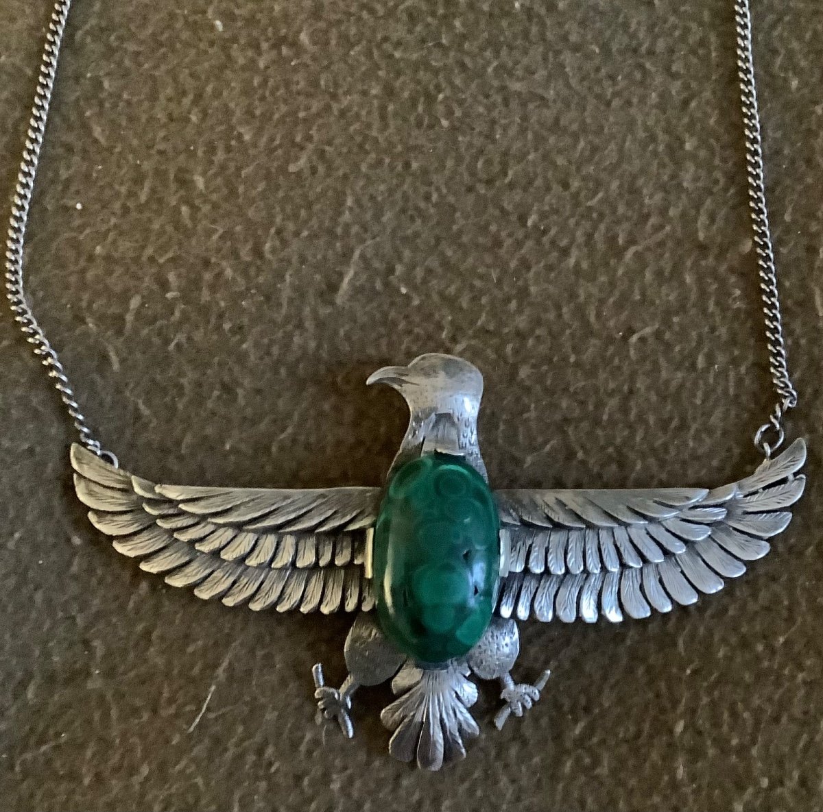 Collier Forme De Eagle Avec Malakite En Argent