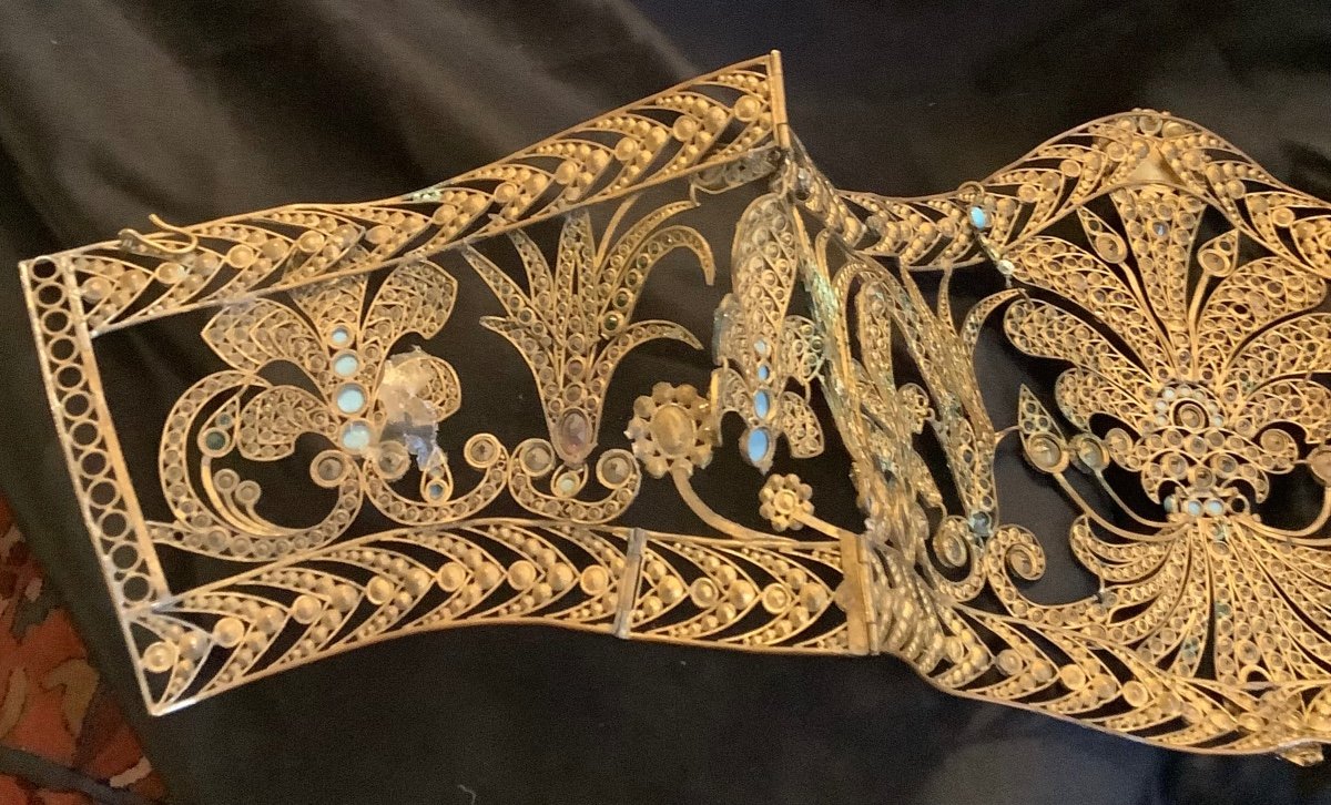 Une Couronne En Strass Pour Théâtres Et Opéra -photo-1