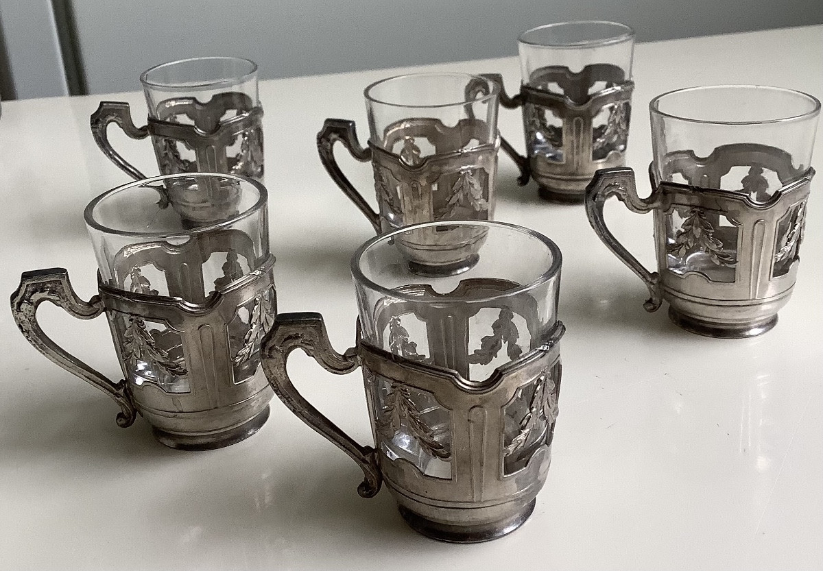 6 Liqueur Glasses With Silver Holders