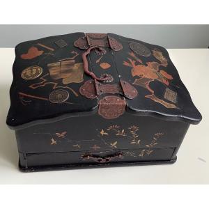 Japanese Lacquer House Shaped Jewelry Box