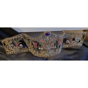 Une Couronne En Strass Pour Théâtres Et Opéra 