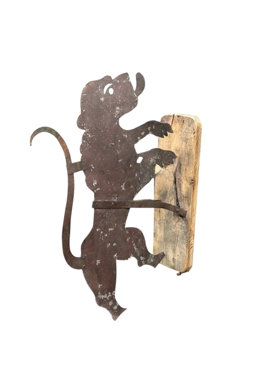 19th Century Iron Sign Depicting A Lion With Red Patina-photo-2