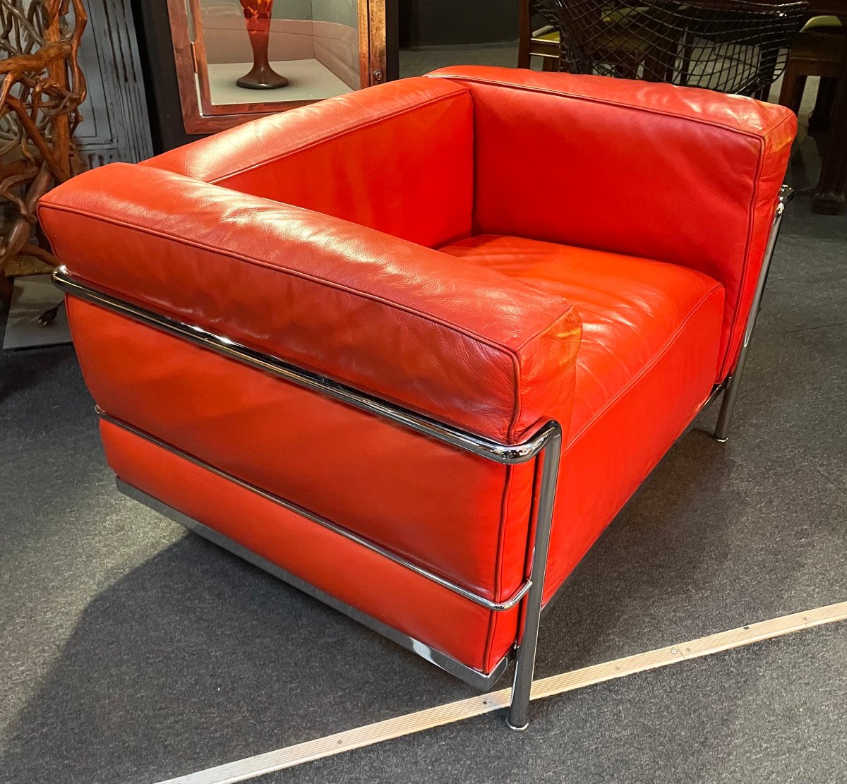 Fauteuil LC3 Par Le Corbusier Edition Cassina En Cuir Rouge-photo-4