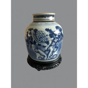 Covered Ginger Jar In Enameled Chinese Porcelain.