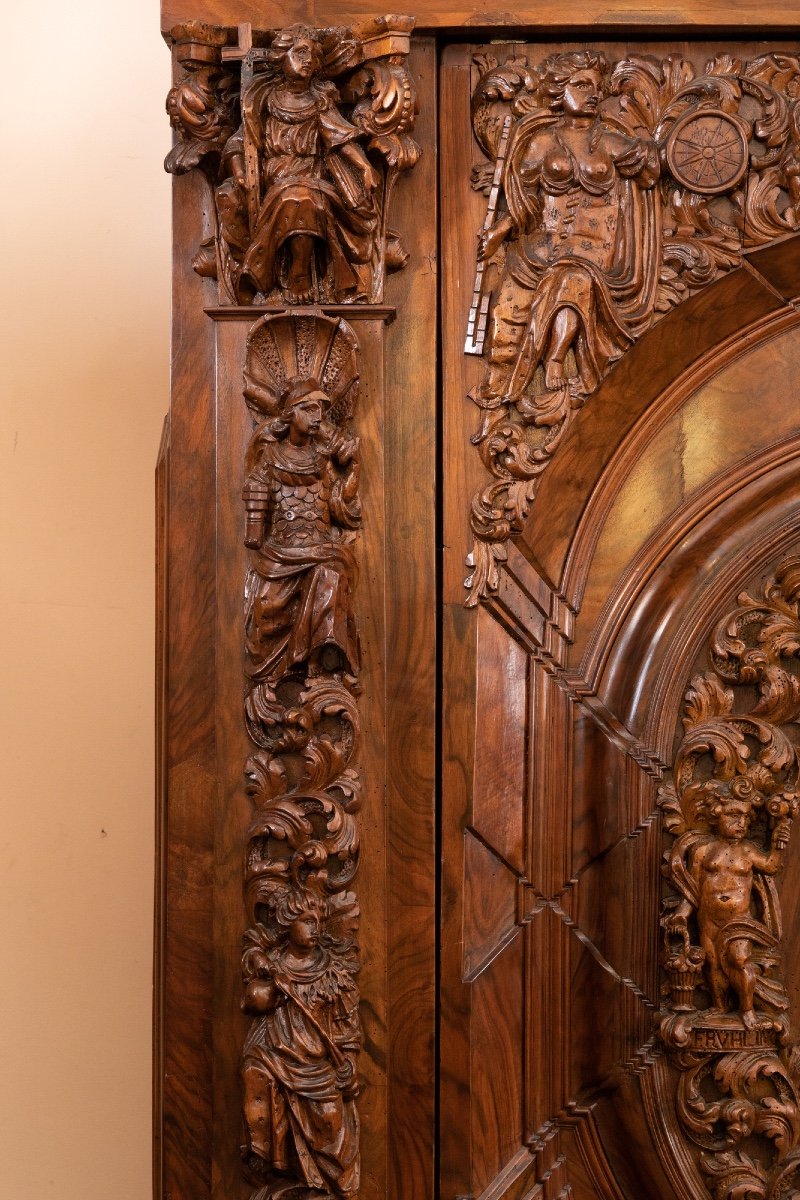 German Cupboard In Walnut, Hamburg, Late 17th Century-photo-1