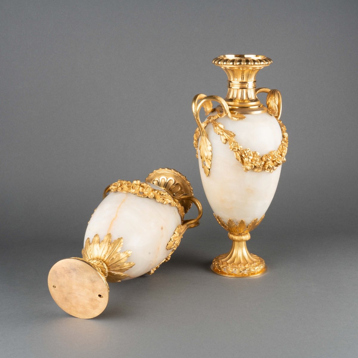 Pair Of Nicolo Onyx And Gilt Bronze Urns, Late 18th Century -photo-1