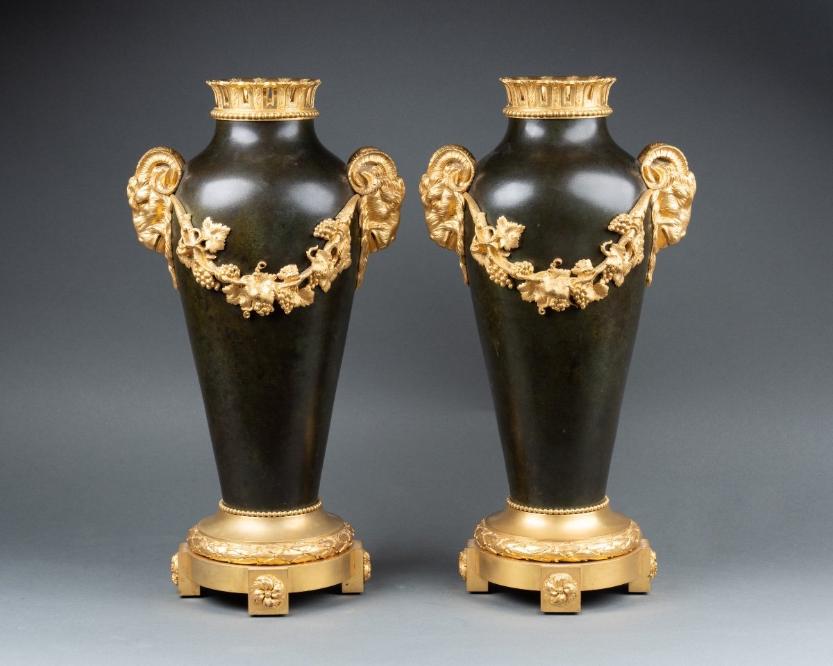 Pair Of Neoclassical Vases In Bronze And Gilded Bronze, Late 19th/early 20th Century