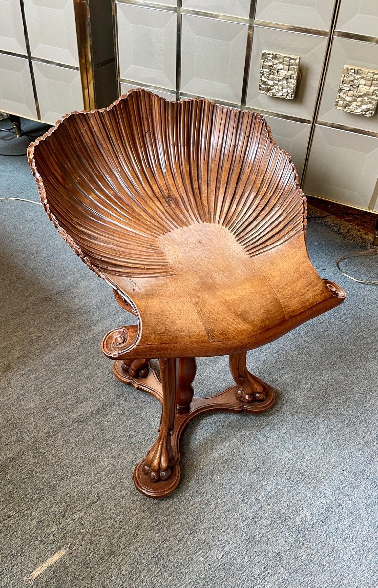 Shell-shaped Musician's Seat, 19th Century