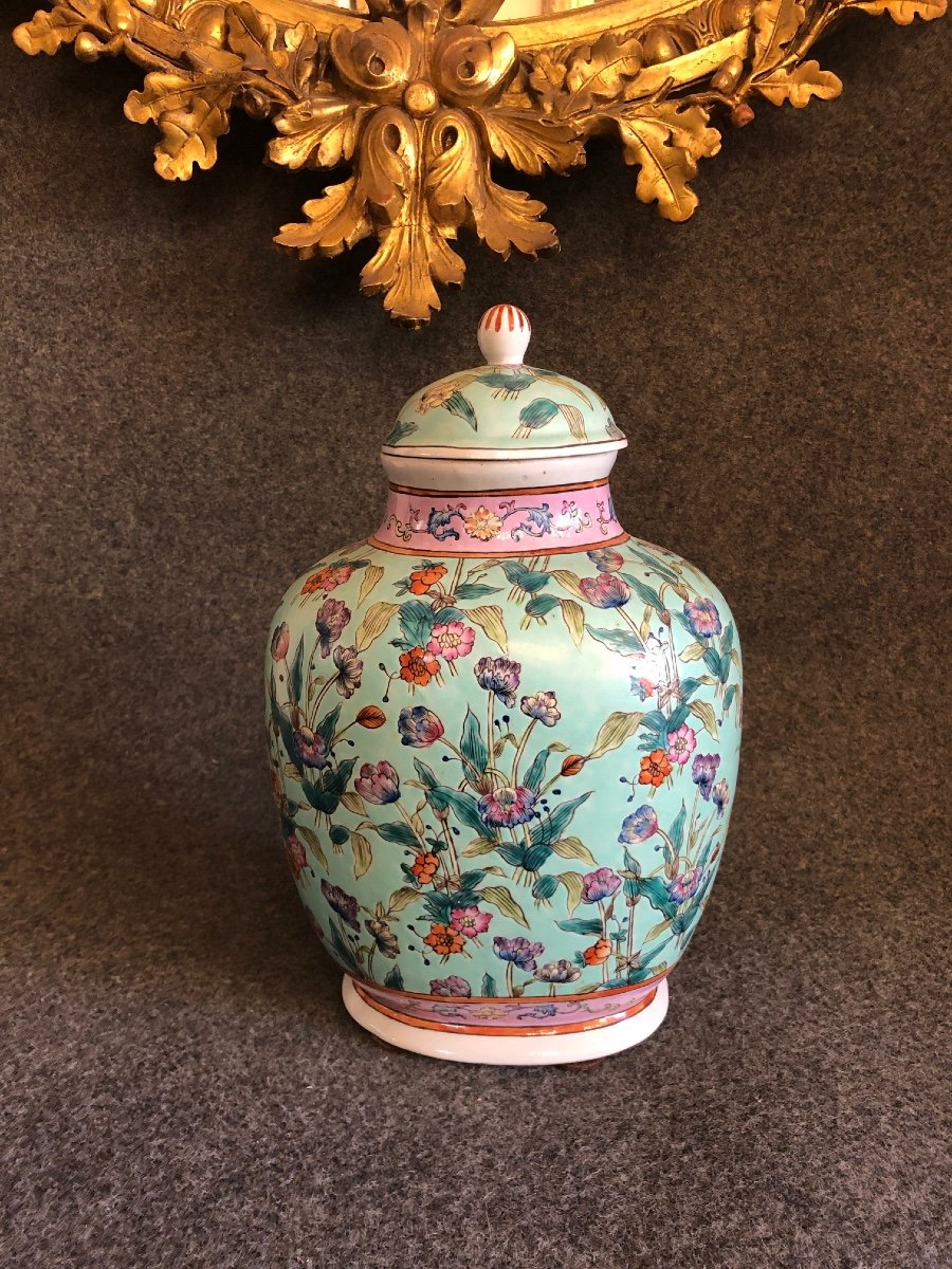 Covered Vase In Glazed Ceramic. China, 19th Century