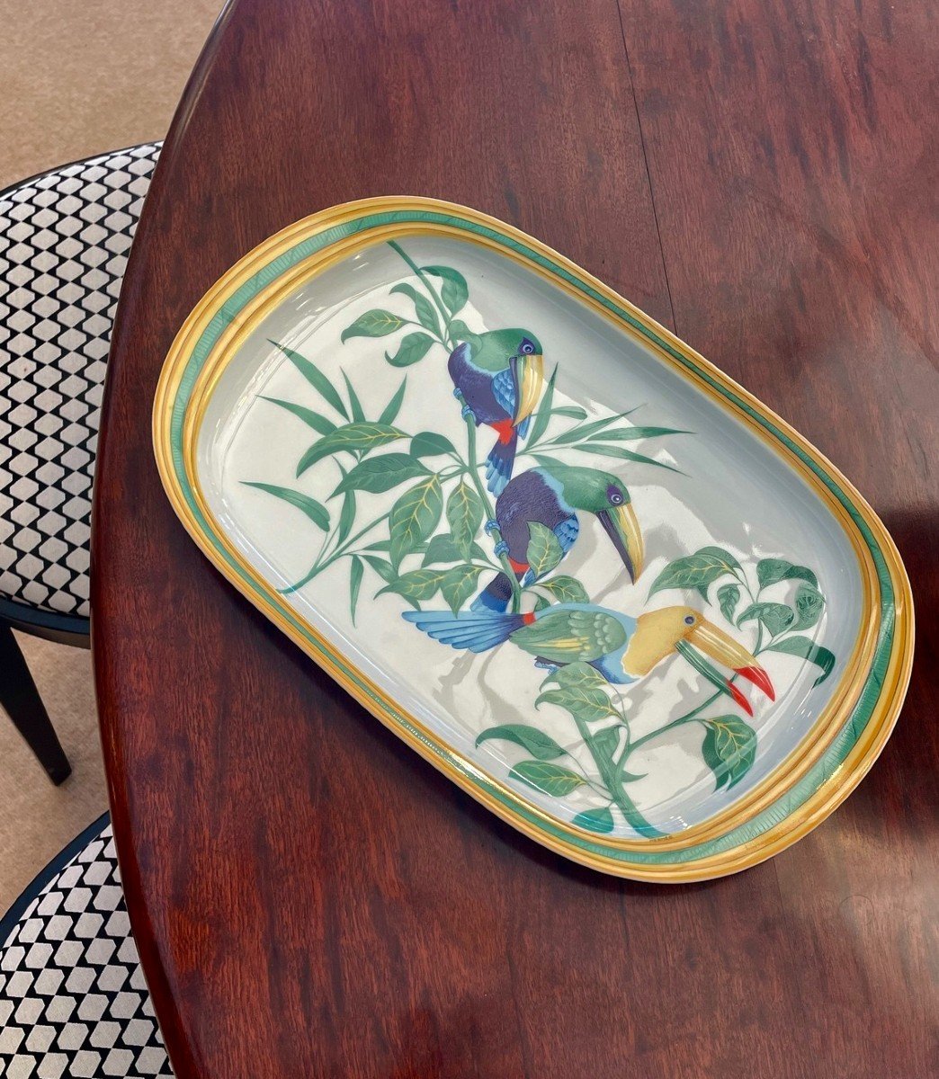 Plat « toucans » En Porcelaine, Signé Hermès, XXe Siècle