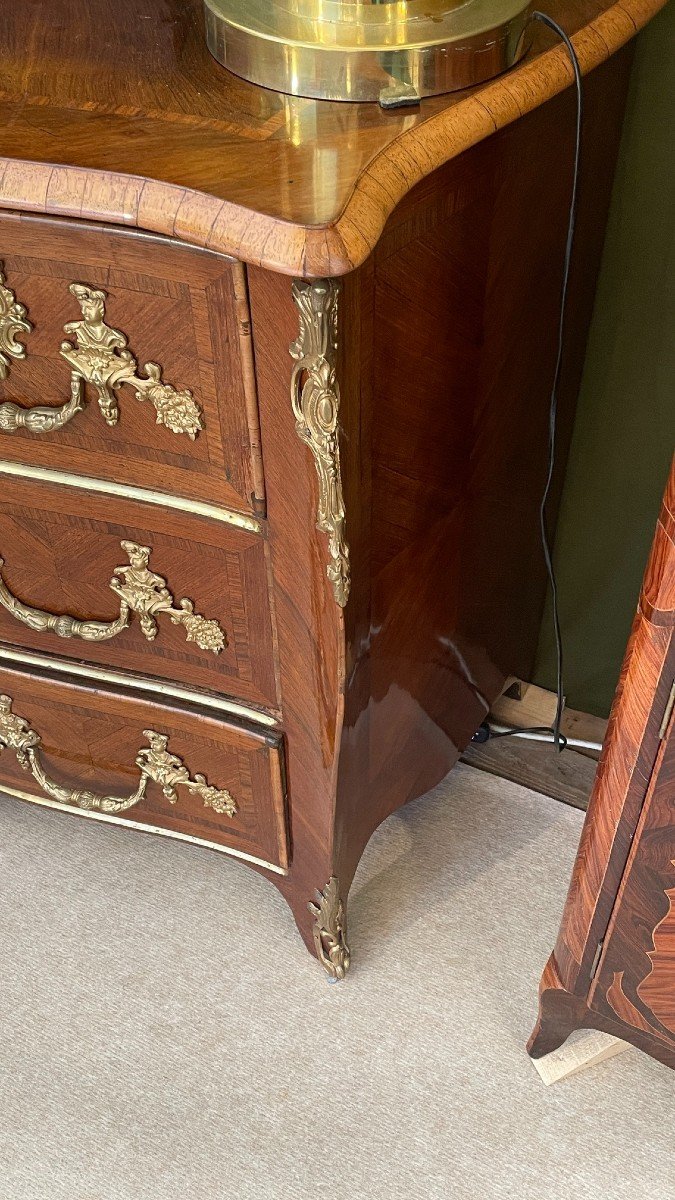 Louis XV Chest-of-drawers With Pinched Sides, 18th Century-photo-2