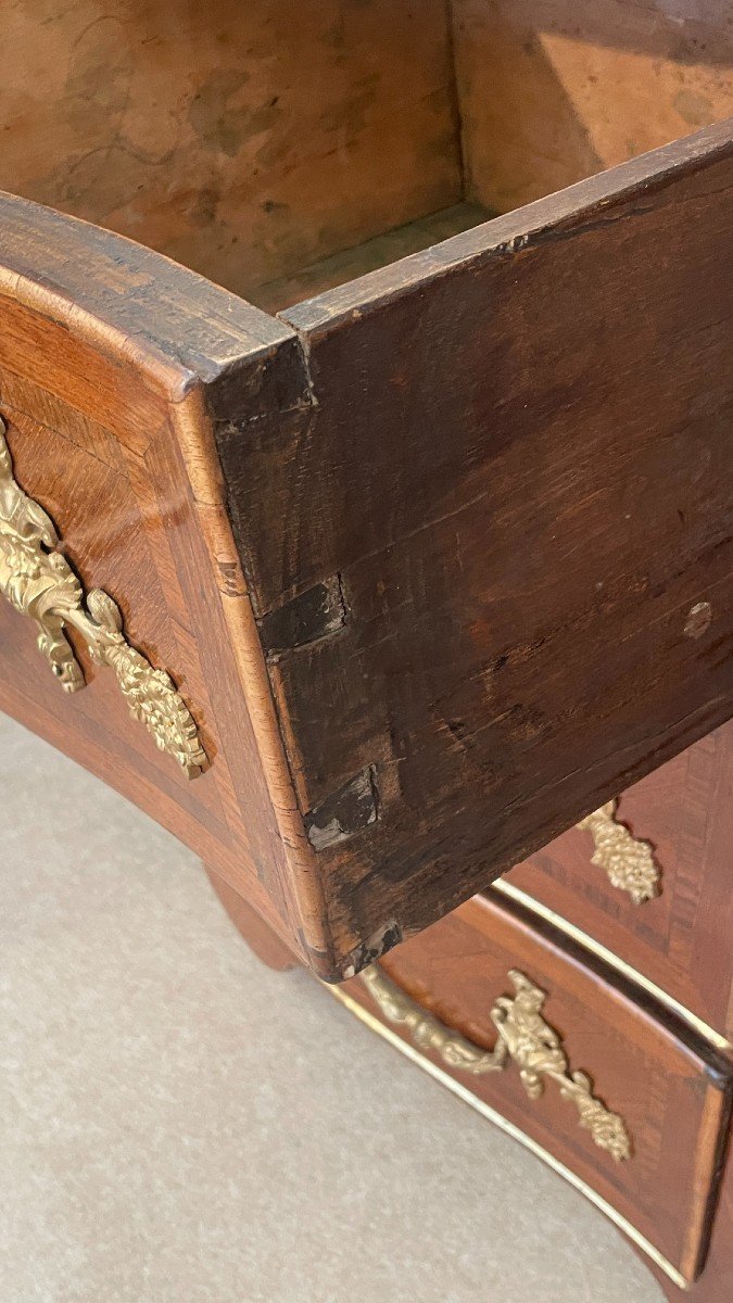 Louis XV Chest-of-drawers With Pinched Sides, 18th Century-photo-2