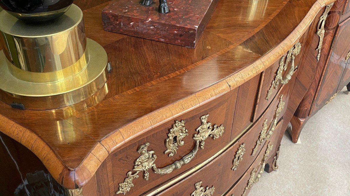 Louis XV Chest-of-drawers With Pinched Sides, 18th Century-photo-3