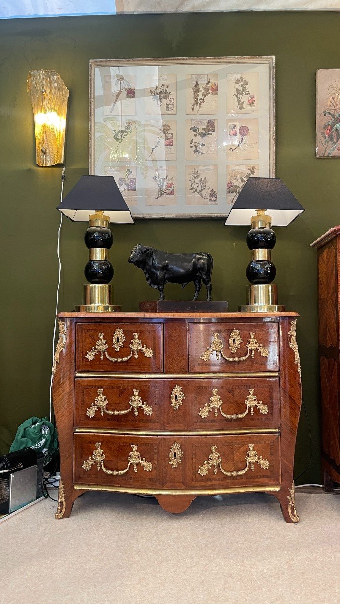 Louis XV Chest-of-drawers With Pinched Sides, 18th Century