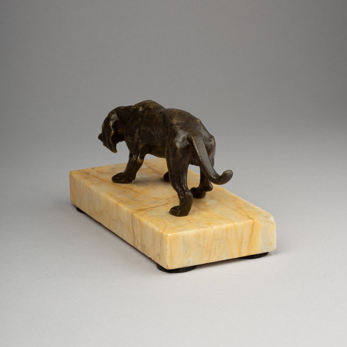 Small Bronze Depicting A Hunting Dog, 19th Century-photo-1