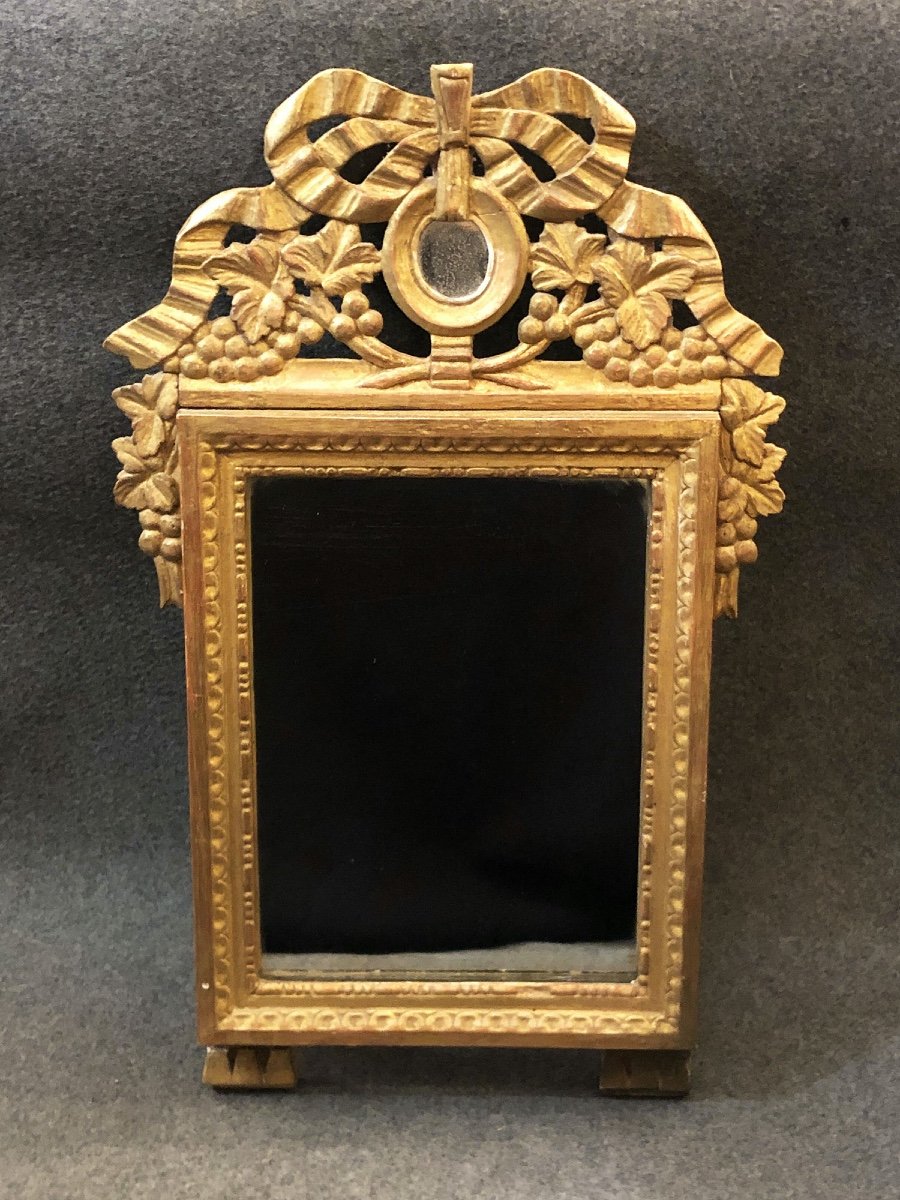 Miroir En Bois Doré. Époque Louis XVI, XVIIIe Siècle