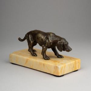 Petit Bronze Figurant Un Chien De Chasse, XIXe Siècle