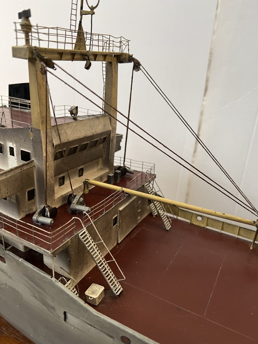 Construction Site Model Of The Roulier Antinea Cargo Ship From The Maritime Industrial Union-photo-4