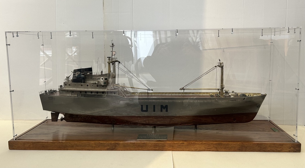 Construction Site Model Of The Roulier Antinea Cargo Ship From The Maritime Industrial Union-photo-3