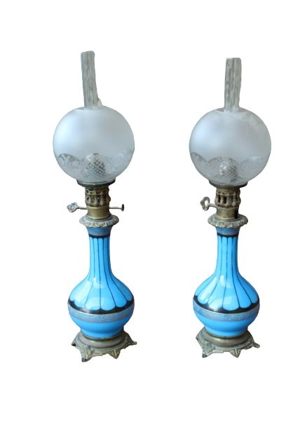 Lampes à Pétrole En Opaline