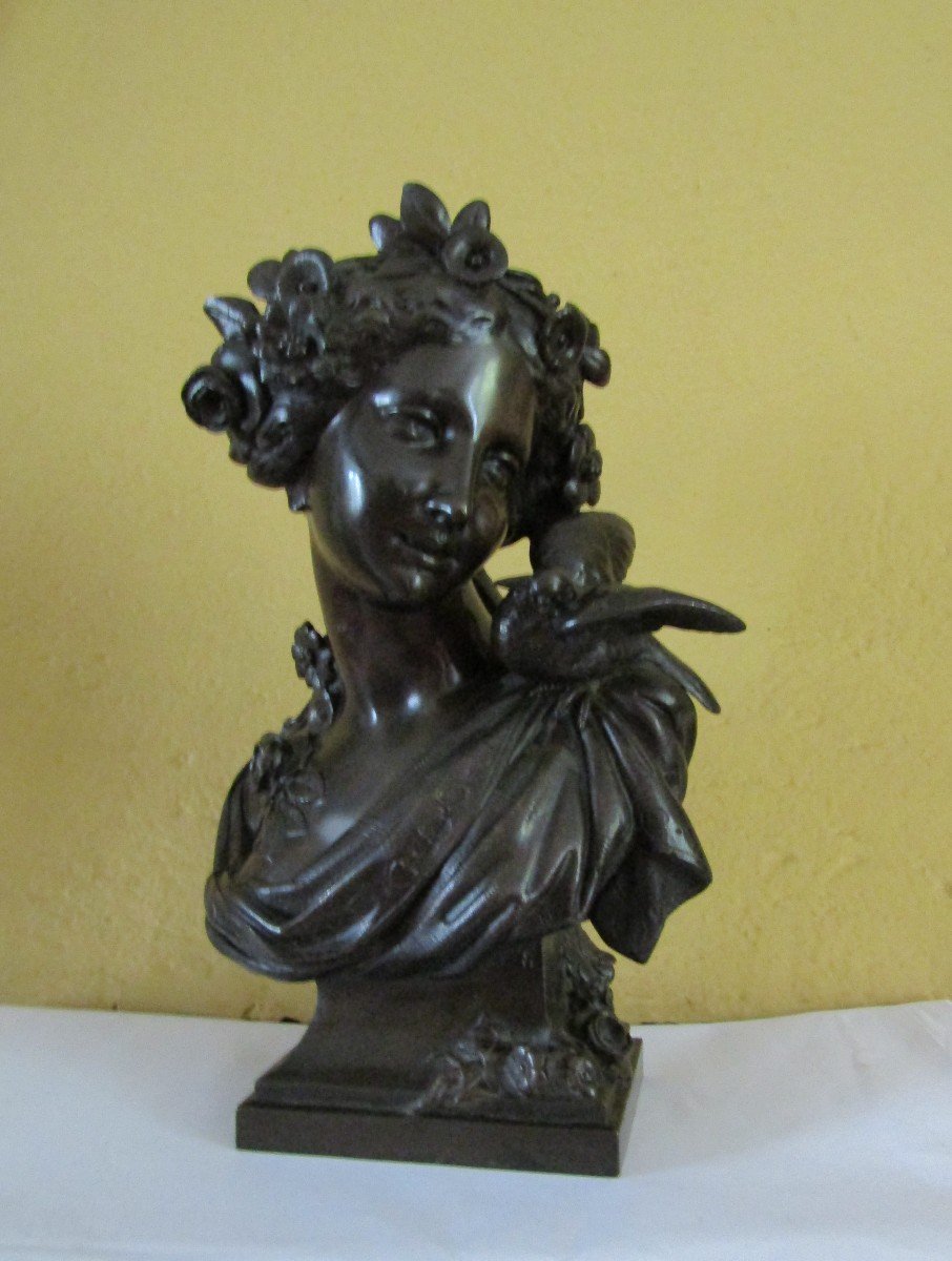 Buste De Femme En Bronze