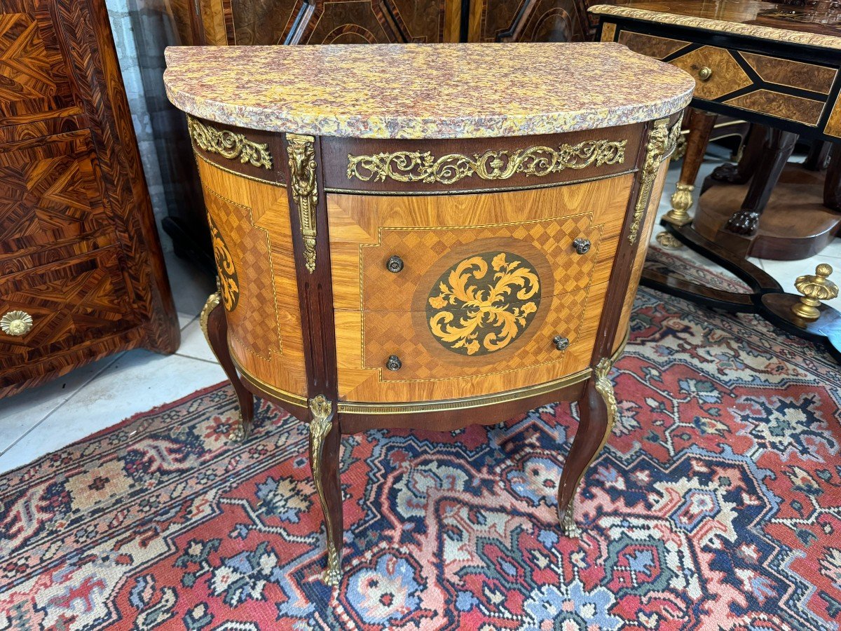 COMMODE DEMI LUNE DE STYLE LOUIS XV