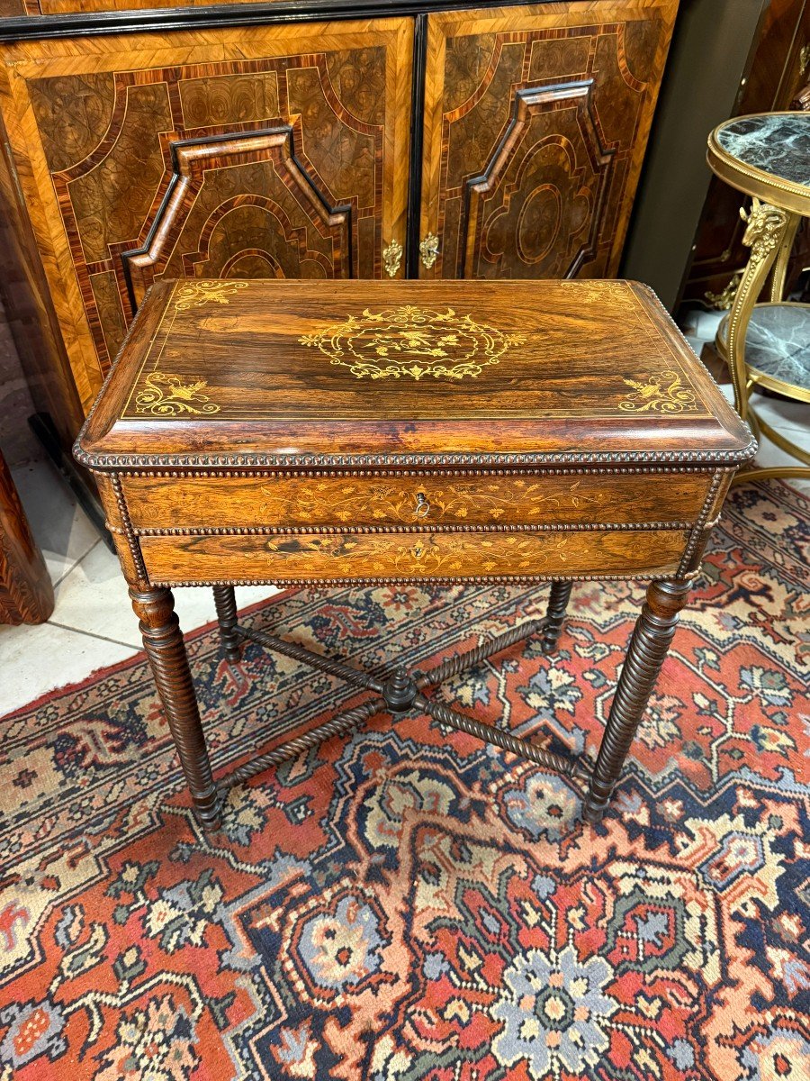 TABLE A OUVRAGE - COIFFEUSE EPOQUE CHARLES X