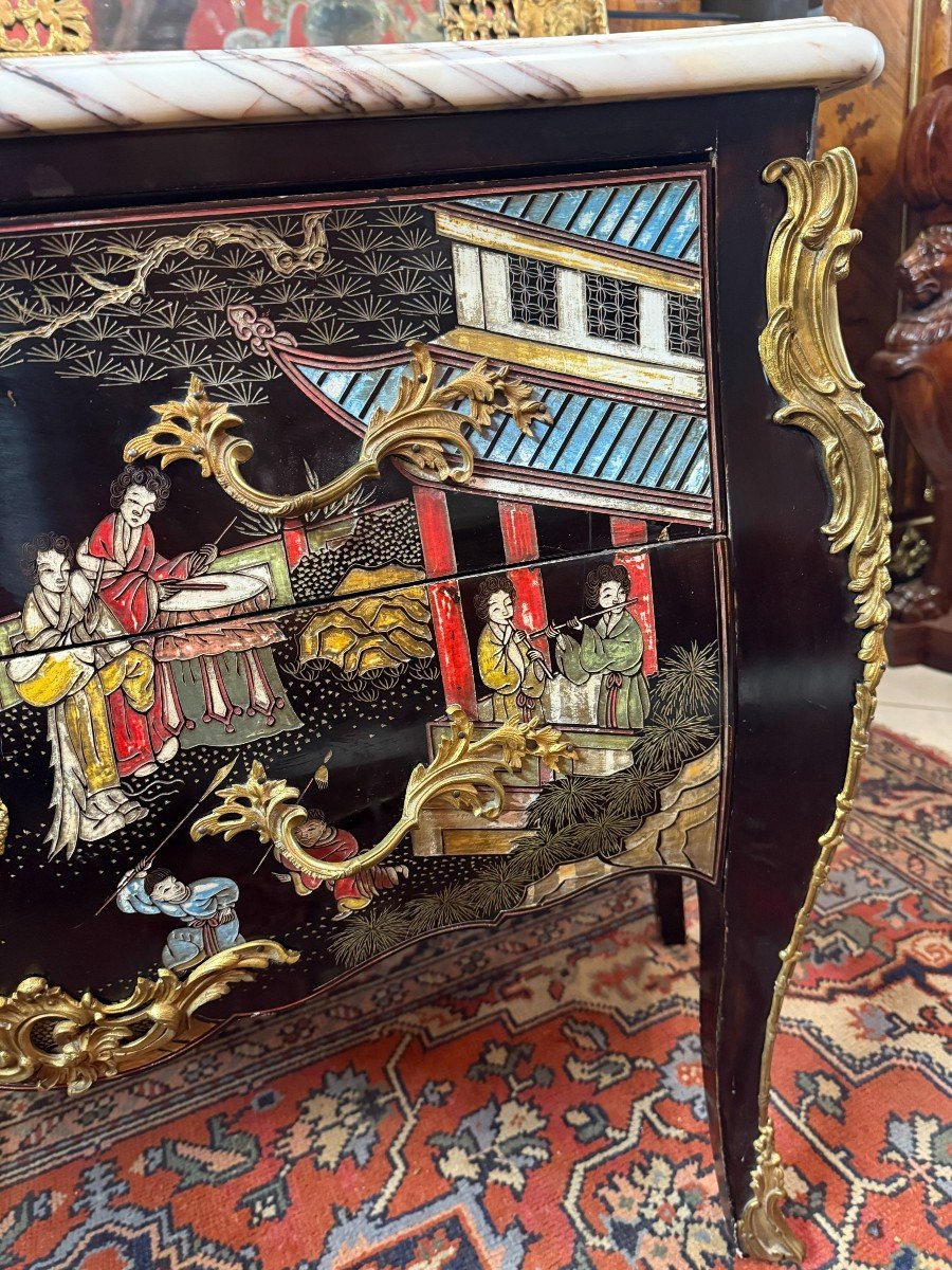 Chinese Lacquer Chest Of Drawers With Black Background-photo-4