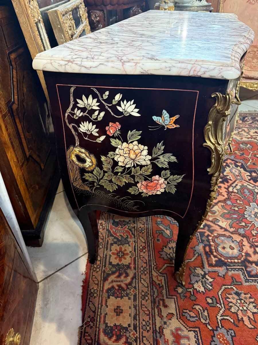 Chinese Lacquer Chest Of Drawers With Black Background-photo-1