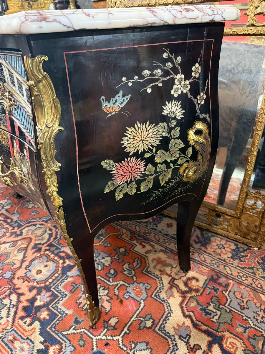 Chinese Lacquer Chest Of Drawers With Black Background-photo-2