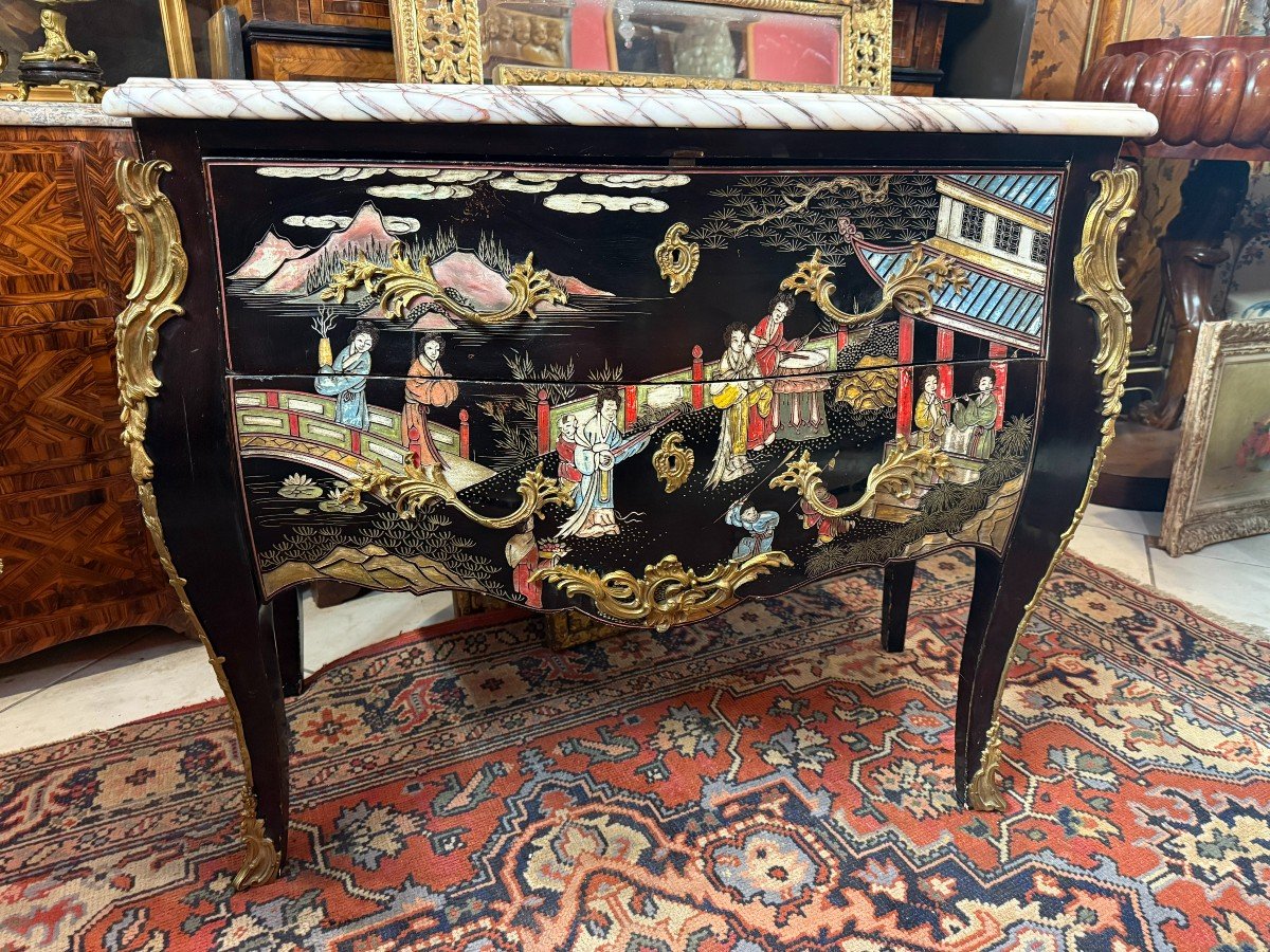 Chinese Lacquer Chest Of Drawers With Black Background