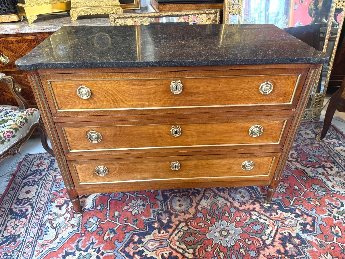 Louis XVI Period Chest Of Drawers - 18th Century 