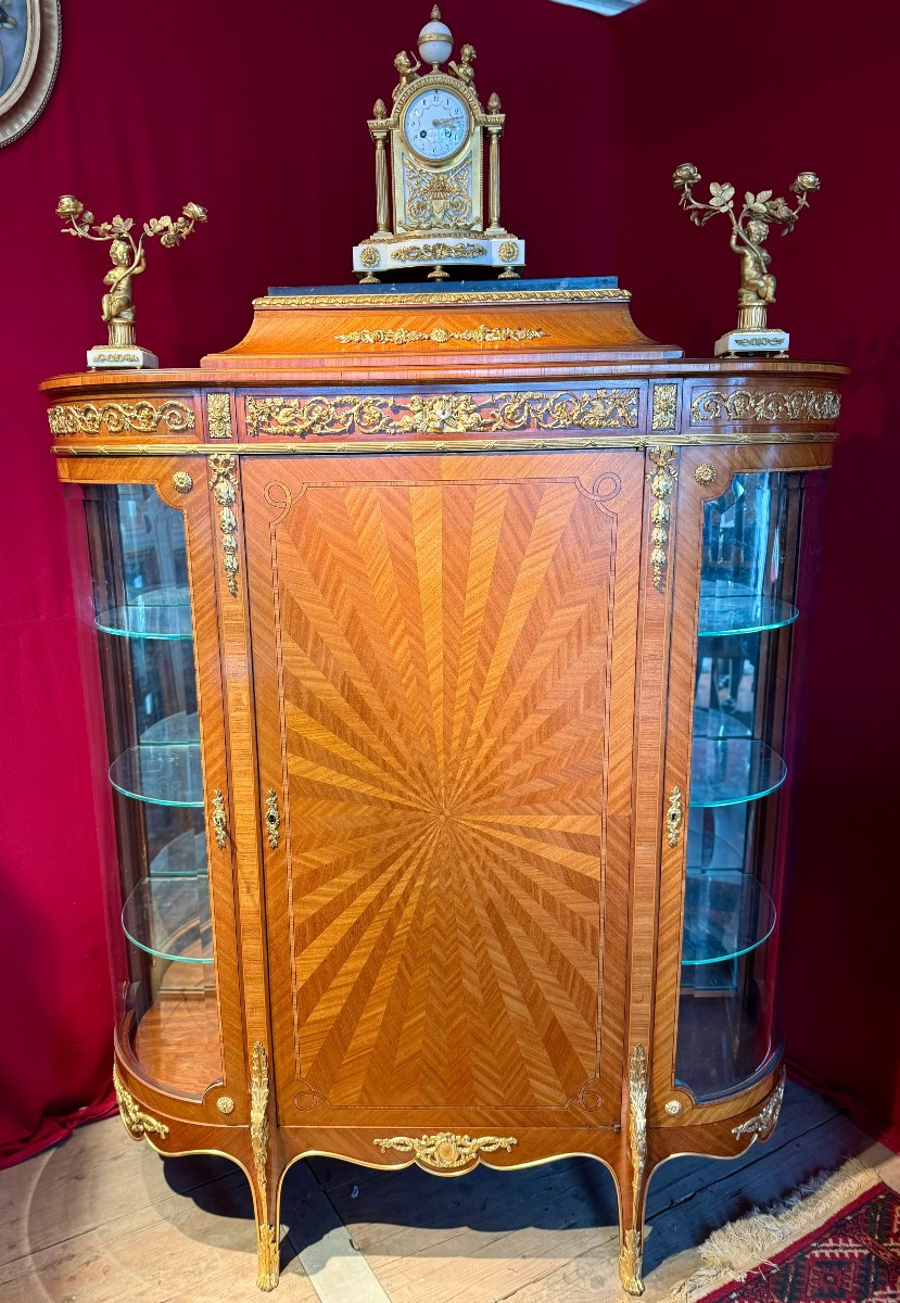 VITRINE ARRONDIE  LOUIS XVI – 19ème SIECLE