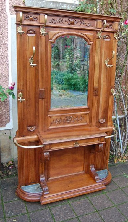 Napoleon III Cloakroom In Walnut