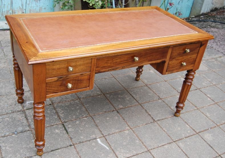 Louis Philippe Period Walnut Desk From The 19th Century