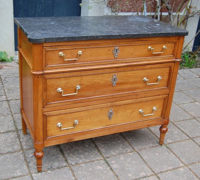 Small Louis XVI Period Chest Of Drawers In Cherry Wood From The 18th Century