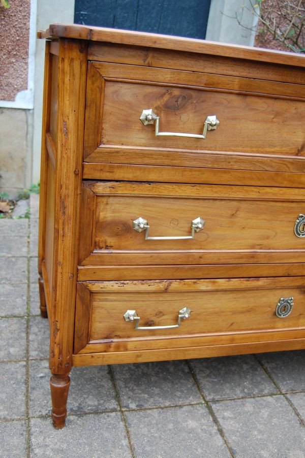 Louis XVI Period Chest Of Drawers In Walnut From The 18th Century-photo-3