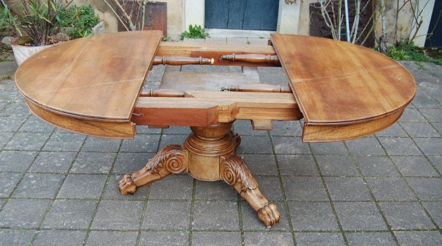 Napoleon III Walnut Table, Late 19th Century, 12 Place Settings, With 3 Extensions