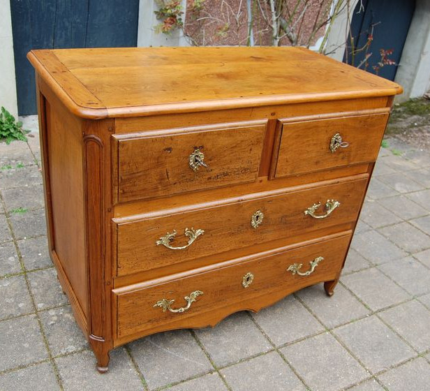 18th Century Louis XV Louis XVI Transition Chest Of Drawers In Walnut