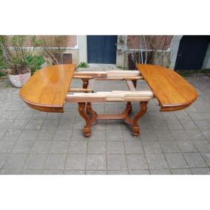 Napoleon III Walnut Table, Late 19th Century, 18 Place Settings, 5 Extensions