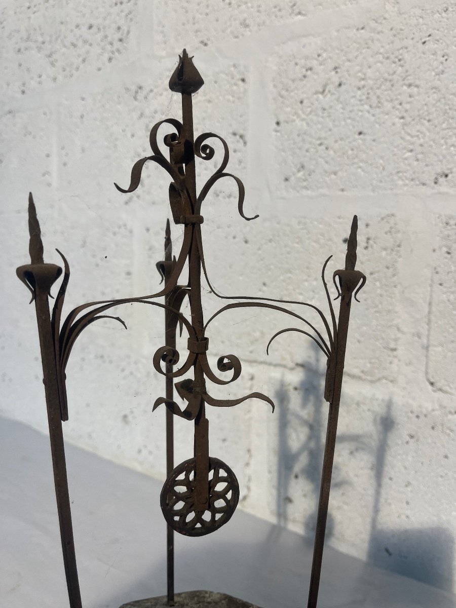 Mastery In Plaster And Wrought Iron-photo-1