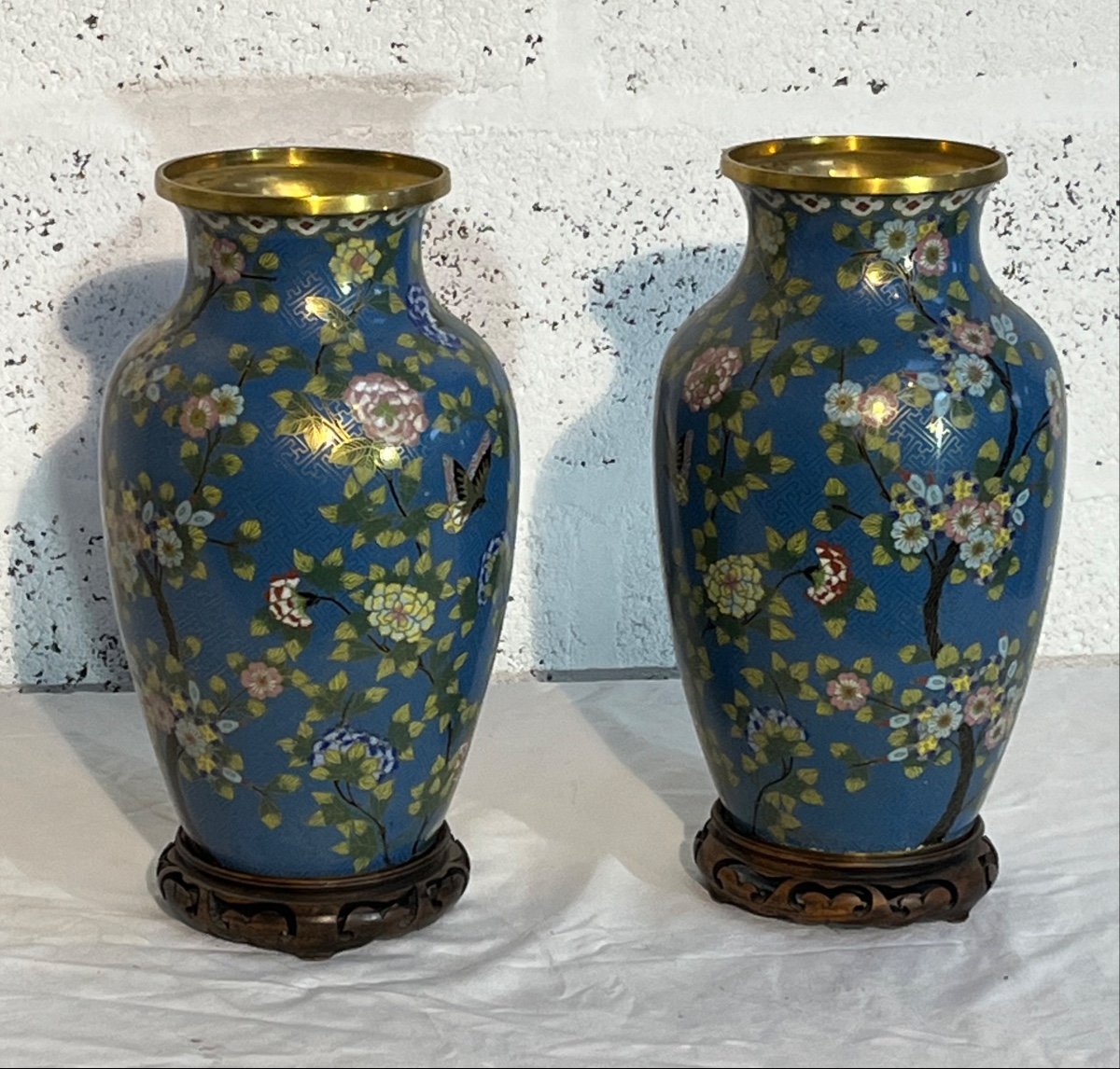 Paire De Vases En Cloisonné 