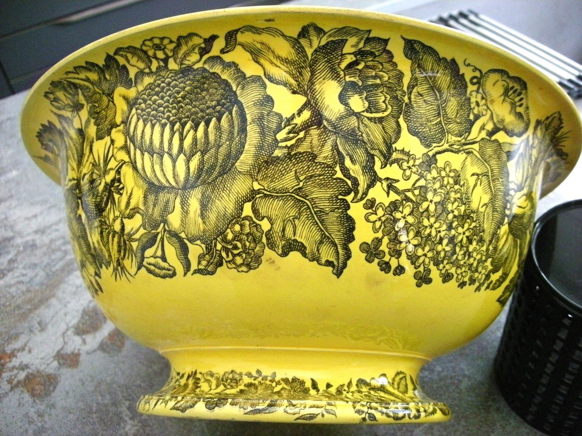 Yellow Fine Earthenware Pedestal Basin Circa 1833 From Montereau-photo-2