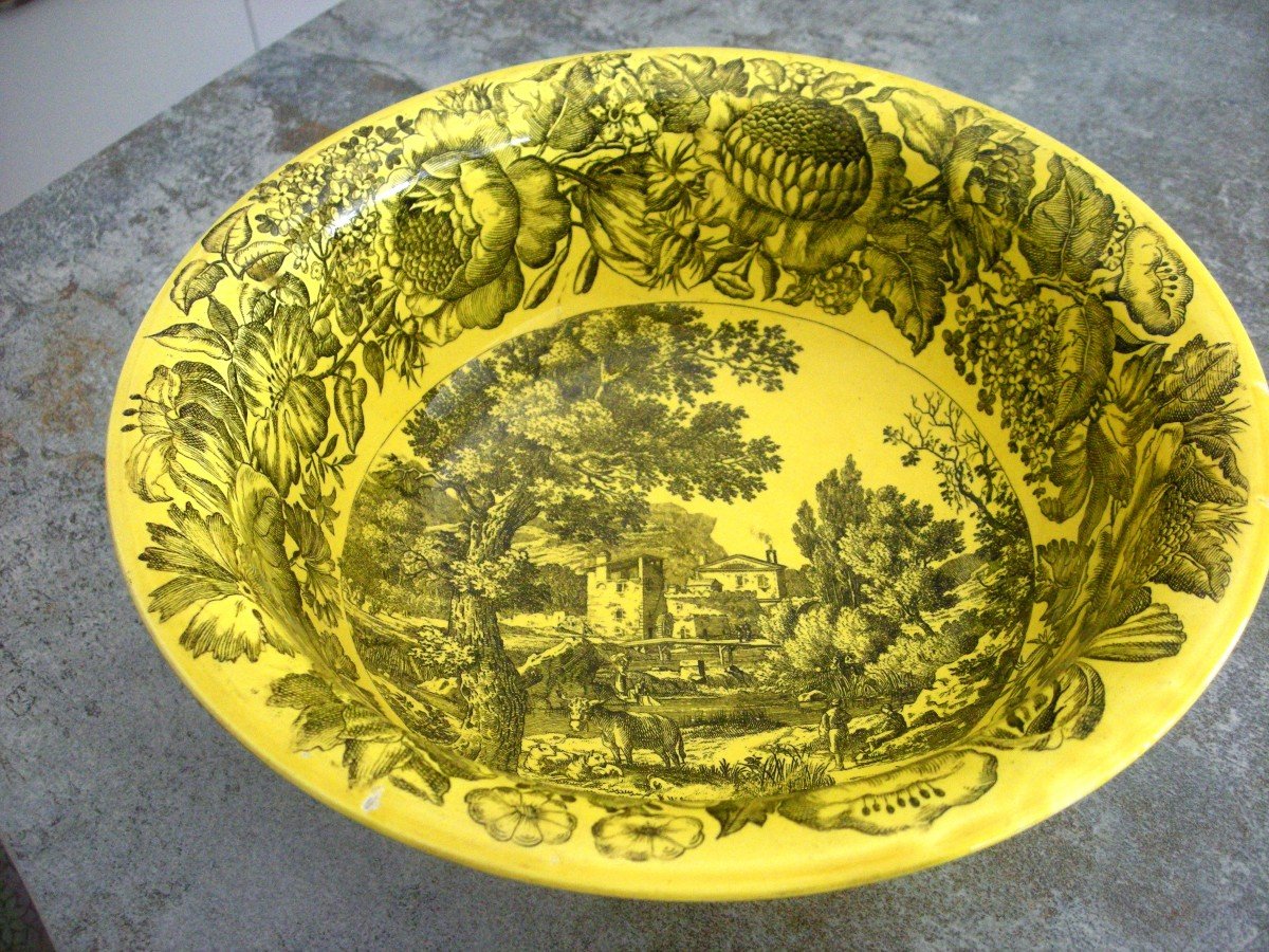 Yellow Fine Earthenware Pedestal Basin Circa 1833 From Montereau