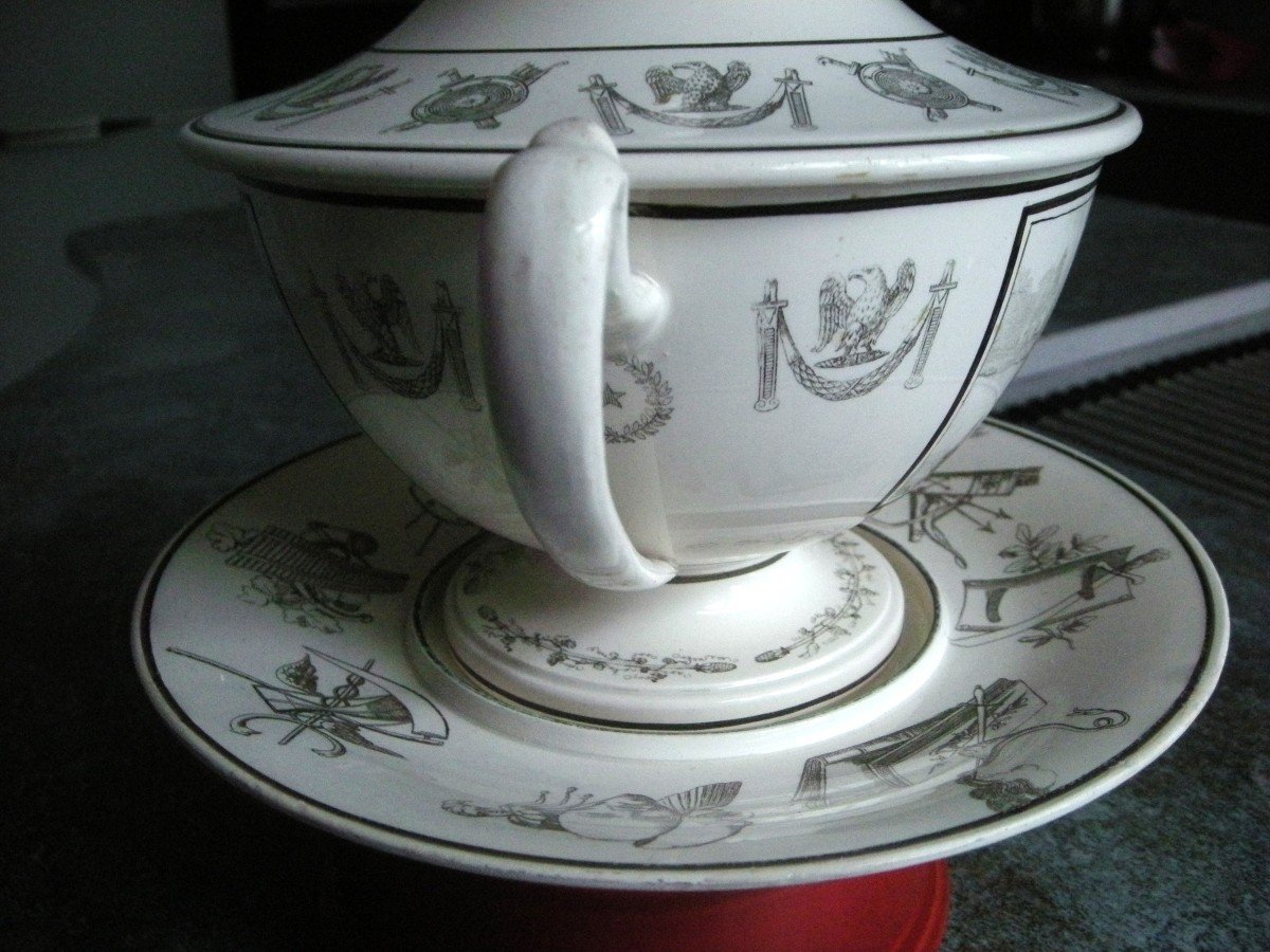 BOUILLON  COUVERT  ET  PRESENTOIR  VERS  1808  MANUFACTURE  DE  CREIL-photo-3