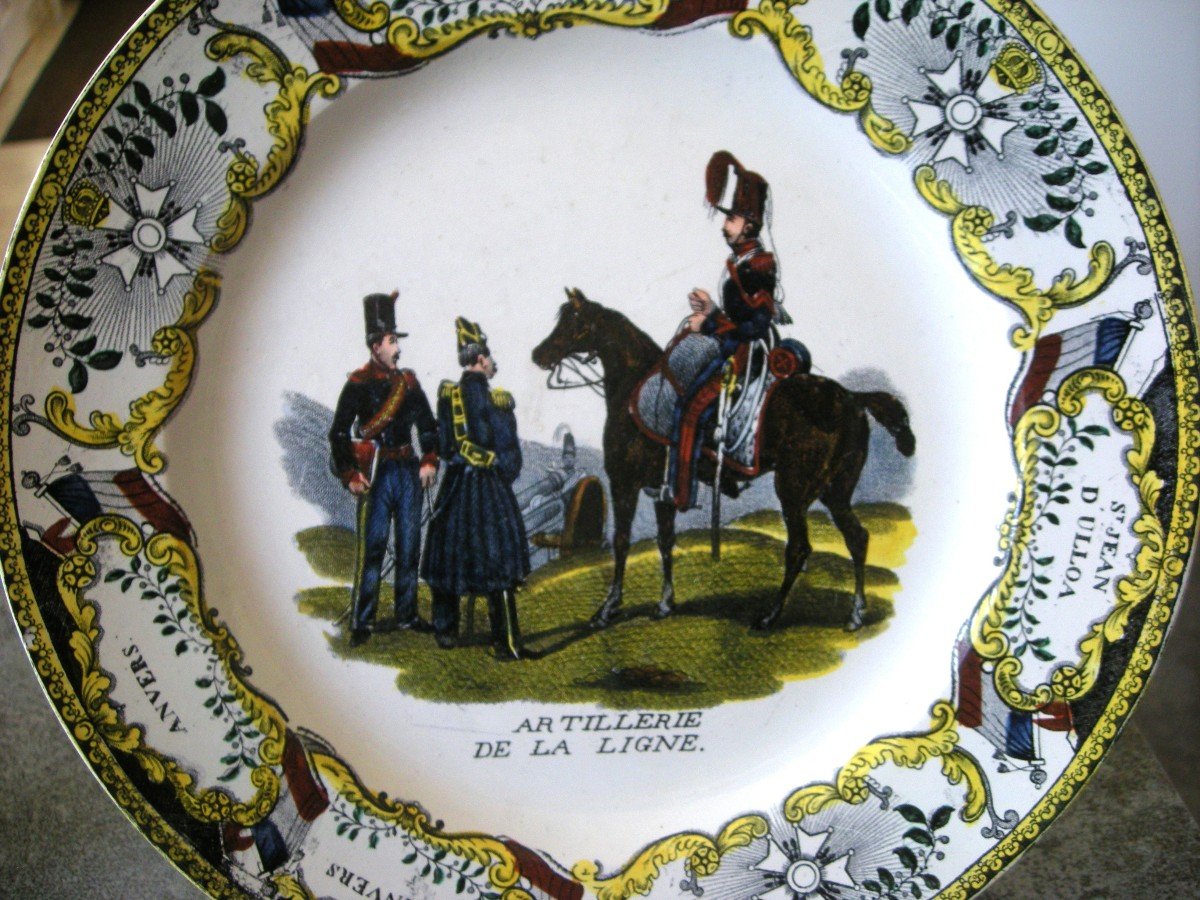 Two Fine Faience Plates 1828 "legion d'Honneur" Signed Creil-photo-1