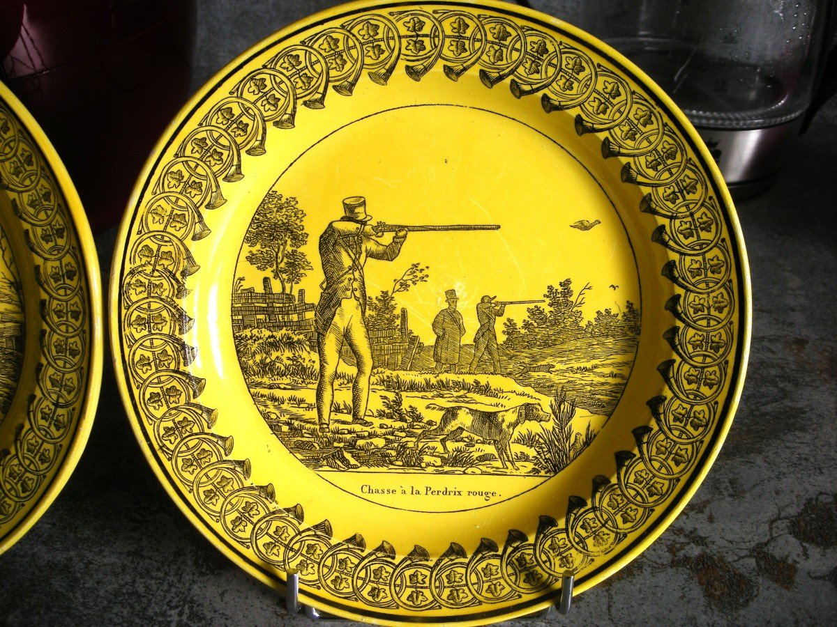 Two Fine Yellow Earthenware Plates Montereau Hunting Decor-photo-2